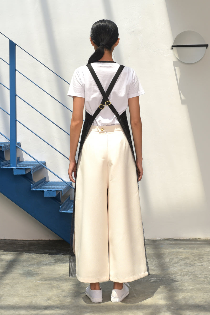 S15 AP01 || WHITE MIDI APRON